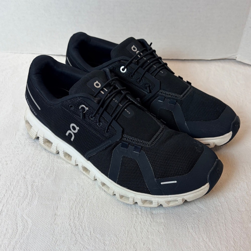 On Cloud 5 Mens Size 9 Black White Running Sneakers 3MF10070299 Athletic Shoes